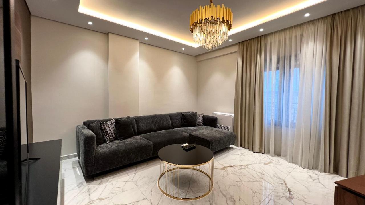 Zeus Tirana Suite Deluxe ภายนอก รูปภาพ