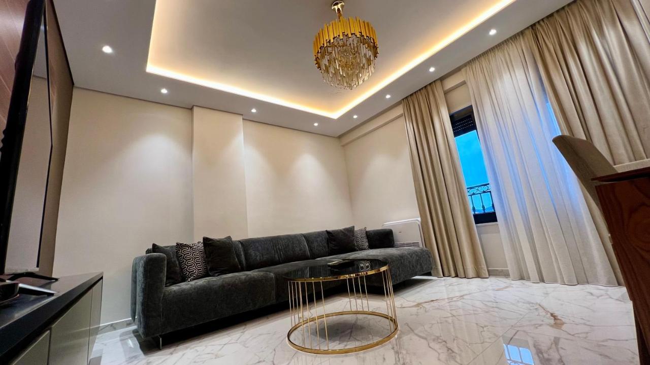 Zeus Tirana Suite Deluxe ภายนอก รูปภาพ