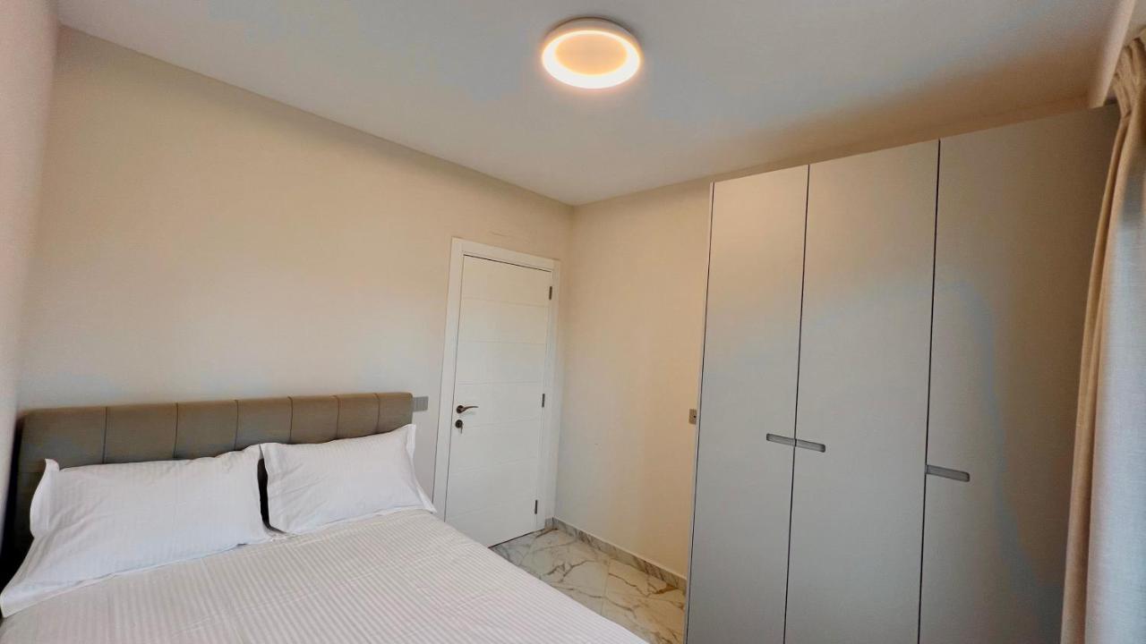Zeus Tirana Suite Deluxe ภายนอก รูปภาพ