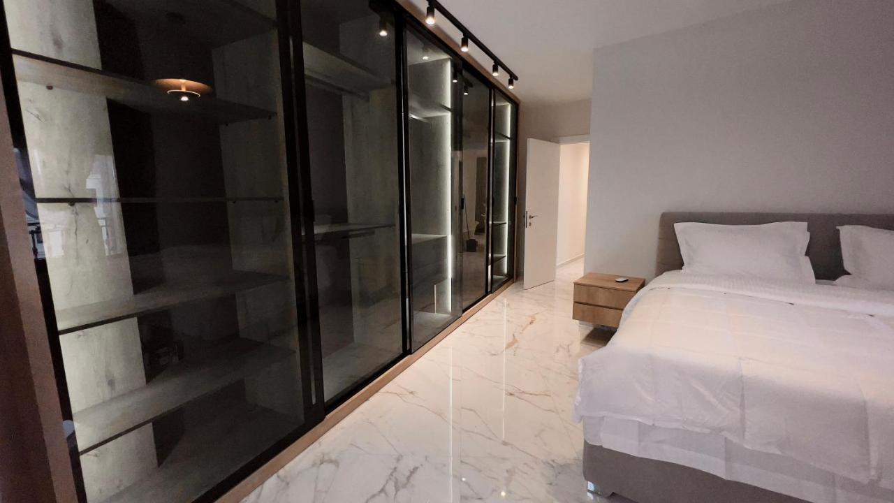Zeus Tirana Suite Deluxe ภายนอก รูปภาพ
